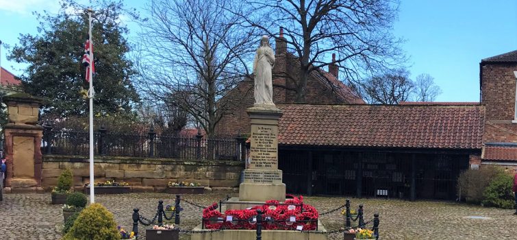 War Memorial and Buttermarket in Hall Square
